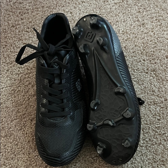 Umbro Black Men's cleats size 7.5 - Picture 3 of 5